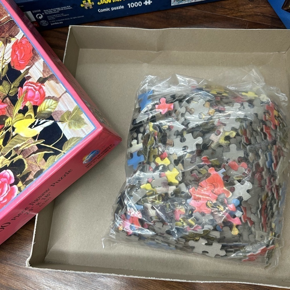 Gold & Roses Puzzle - Picture 5 of 5